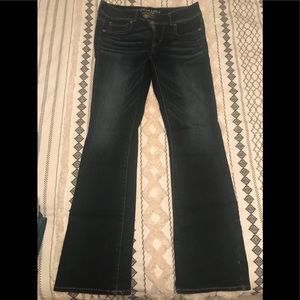 AE Kick Boot SZ 6 Dark Wash Jeans